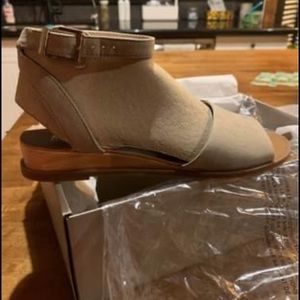 Reaction - Kenneth Cole sandals